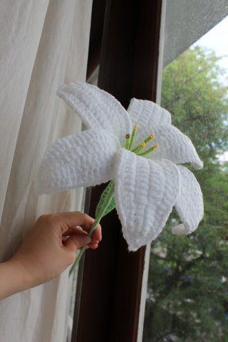 Large Easter Lily
